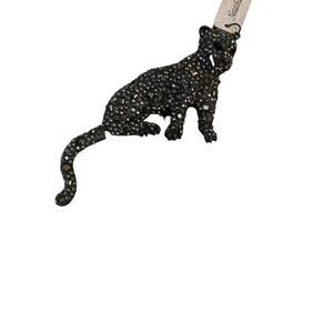 Pin Natasha jaguar pin pewter with black jet eyes and throughout the body